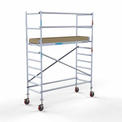 <p>Esta torre de andamio compacta tiene un ancho de 90 cm, un largo de 250 cm y una altura de trabajo de 4,2 m. El andamio fácil de usar, hecho de aluminio de alta calidad, se puede montar o desmontar en cinco minutos. El andamio robusto tiene un gr